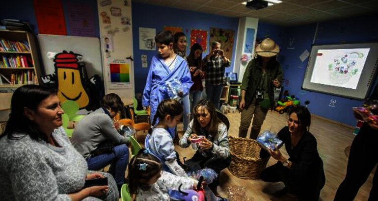 El teatro saca una sonrisa a los nios ingresados en el San Pedro de Alcntara